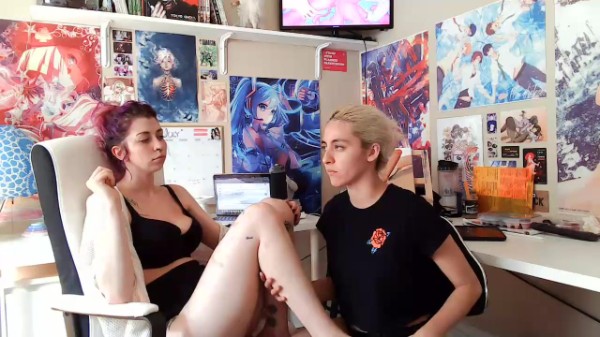 [ManyVids] Rubie and Saph - Watching Porn Together