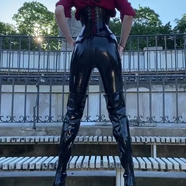 Lady Perse - Latex In Public