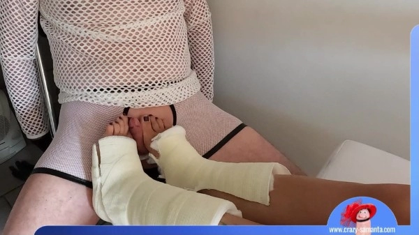 Crazy Samanta - Cast Footjob - Gips Footjob Cast Footjob Foot Fetish
