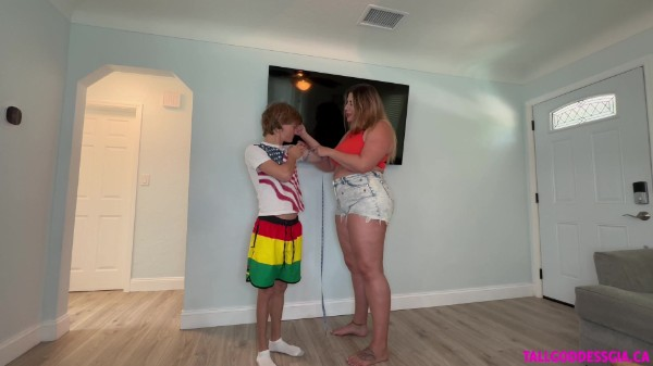 Funsize Productions - Tall Goddess Gia Funsize Frank Compare Sizes