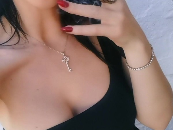 Young Goddess Kim - Open wide, ashtray bitch!