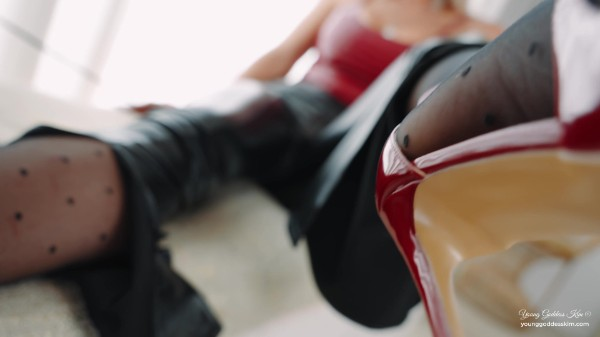 Young Goddess Kim - A Chastity slave's Life