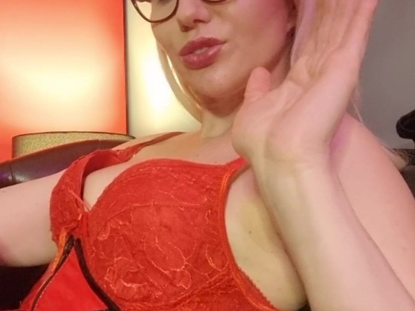 Mistress Alexandra Wildfire - Let Me Tell You Just What I Think Of Your Embarr