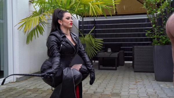 Sado-Ladies - Mistress Bella Lugosi - Cruel Outdoor Punishment