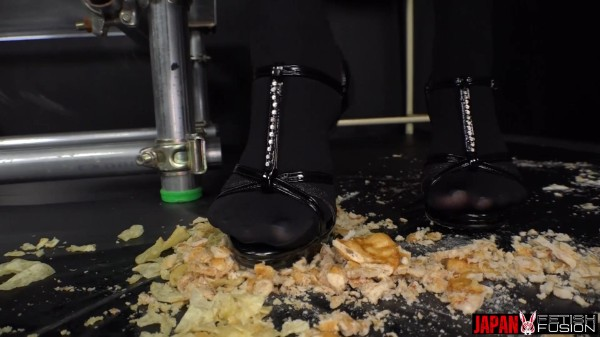 Japan Fetish Fusion - Yua s Elegant Food Crush Destruction By Stockings Heels
