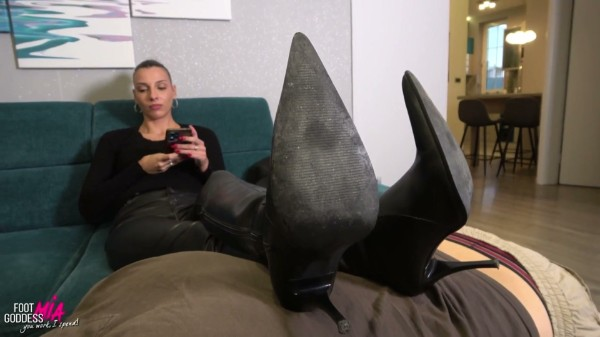 Foot Goddess Mia - Ridden and owned - FULL VERSION