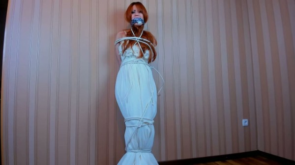 JuliaCrown - Hand-gagged Bride in trouble