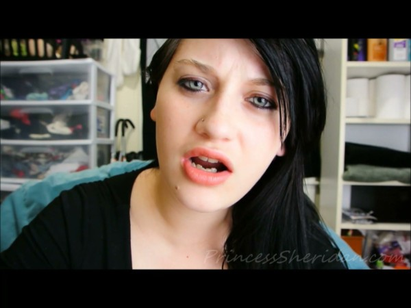 QueenSheridan - My Shopping Bitch