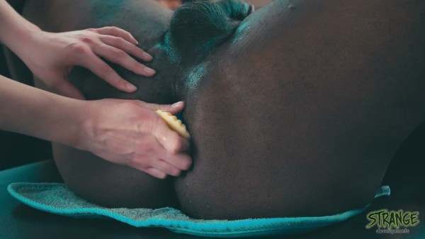 Imilia Audley - Toetallydevine - Pegging A First Timer