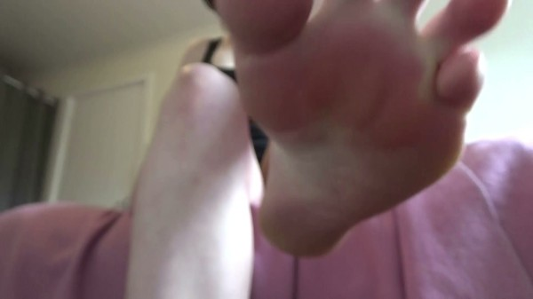 Fox Smoulder - Degrading POV Foot JOI