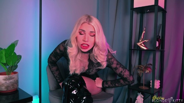 Goddess Blonde Kitty - Tranny Tits & Man Bits