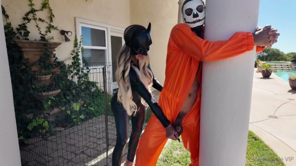 XXX Slayer Productions - Batwoman s XXL Strapon Revenge