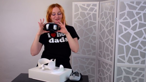 Delilah Cass - Apple Vision Pro 4000 Unboxing