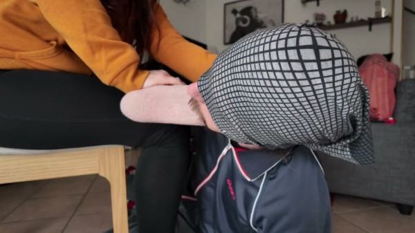 Miss ZetaMoon - Dirty Gym Socks And Foot Gagging With Plank Challenge